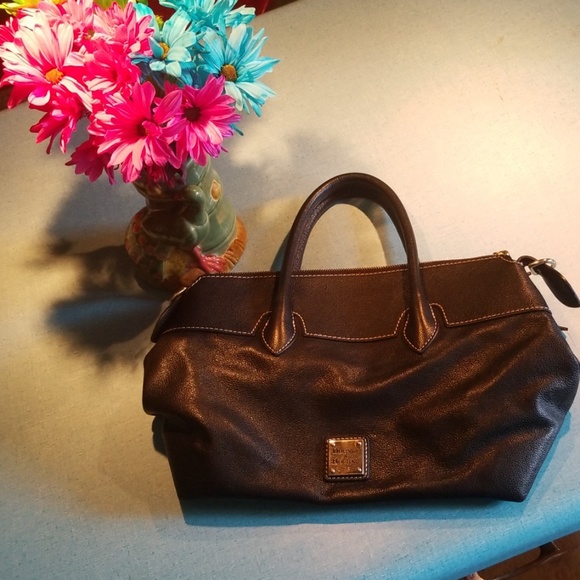 Dooney & Bourke Handbags - Dooney and bourke leather bag